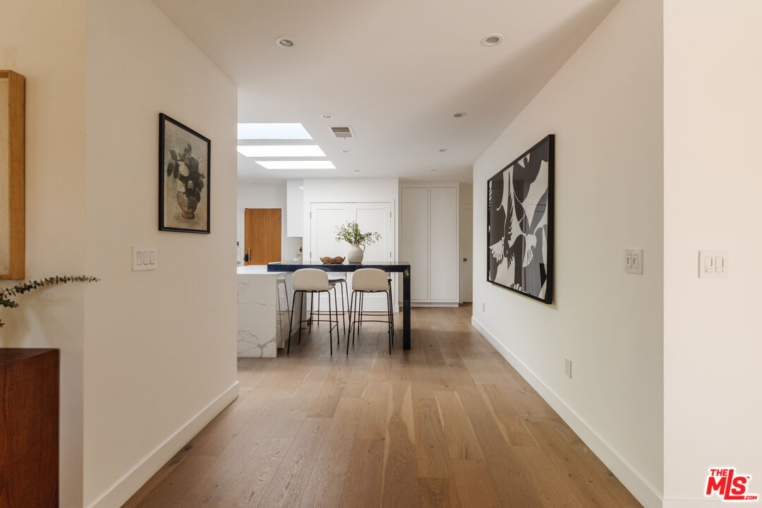 6152 Saint Clair Ave