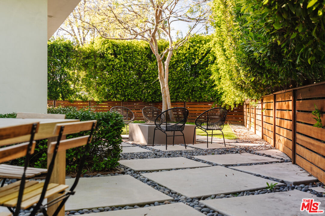 6152 Saint Clair Ave