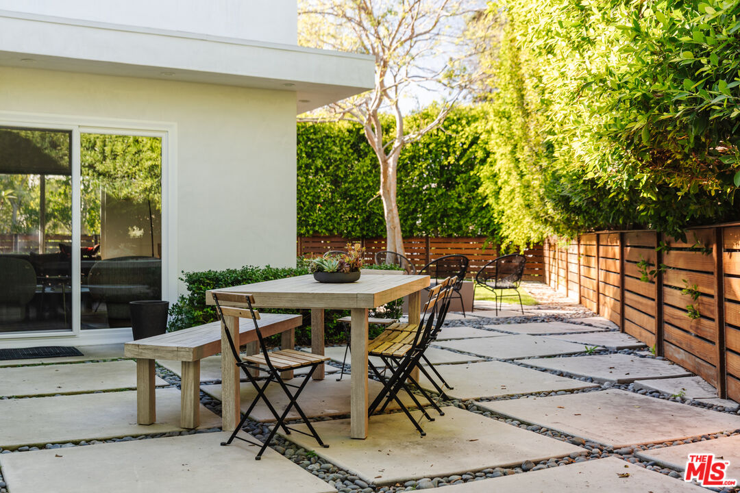 6152 Saint Clair Ave