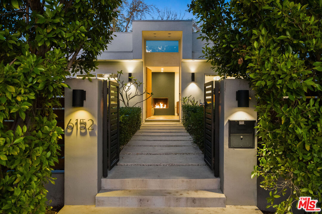 6152 Saint Clair Ave