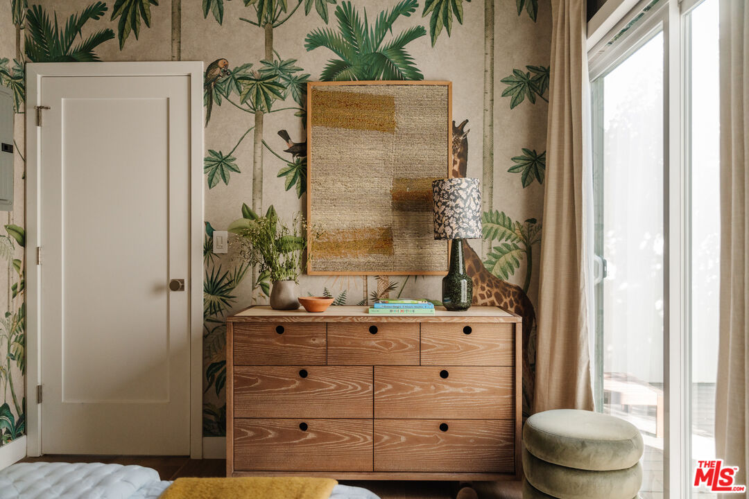 6152 Saint Clair Ave