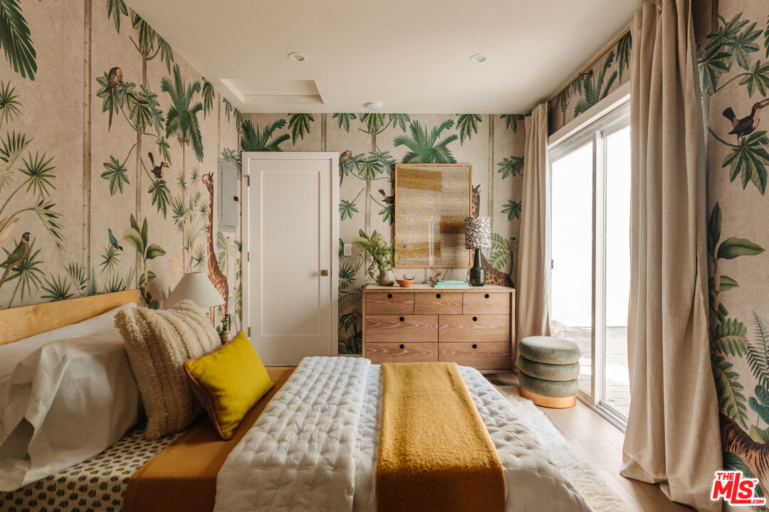 6152 Saint Clair Ave