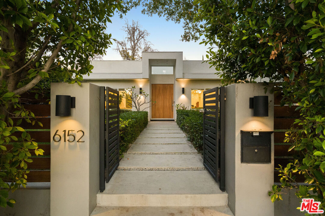 6152 Saint Clair Ave