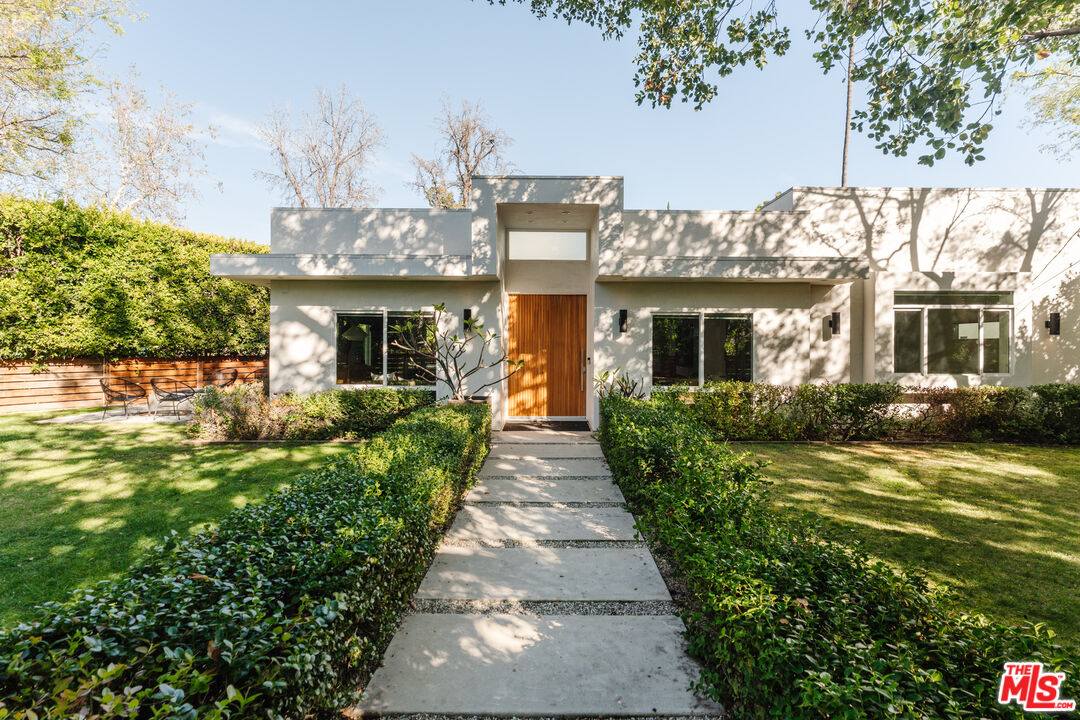 6152 Saint Clair Ave