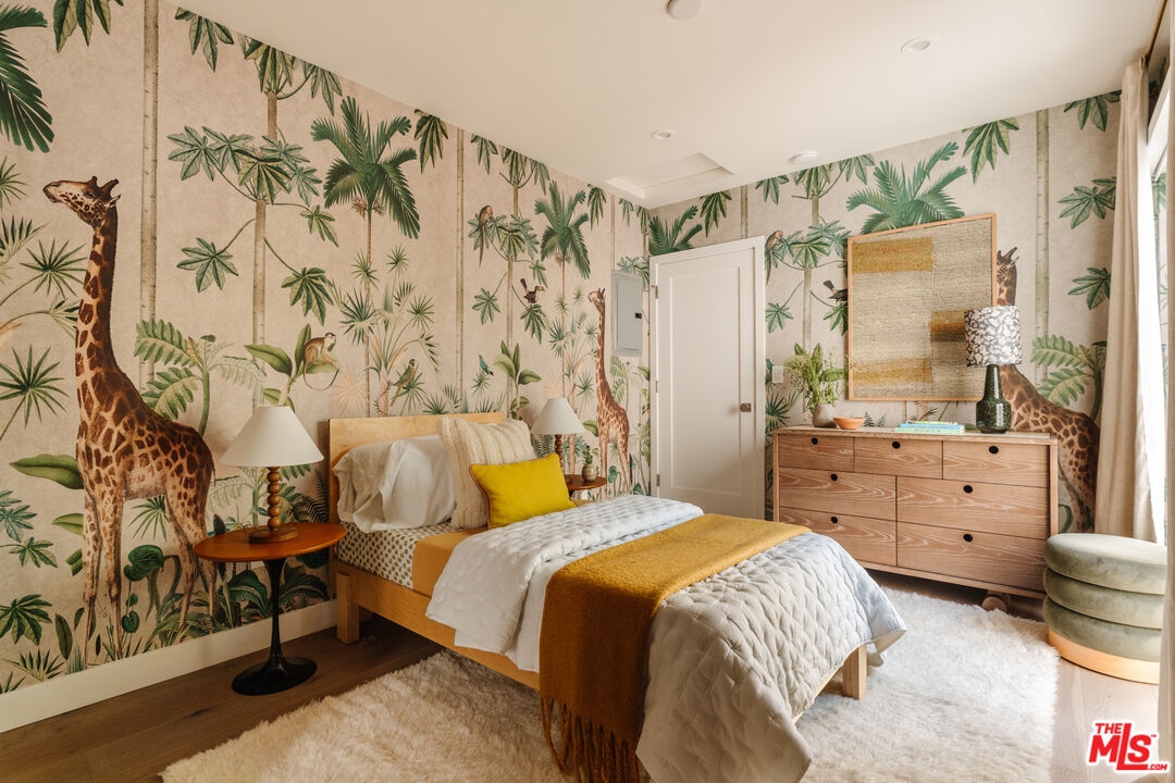 6152 Saint Clair Ave