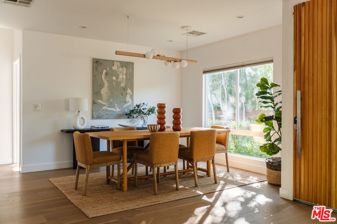 6152 Saint Clair Ave