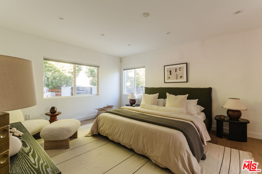 6152 Saint Clair Ave