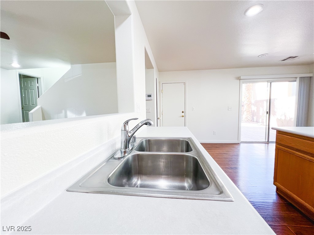 68 Emerald Falls Avenue