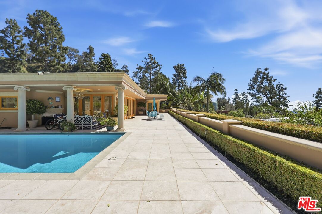 1831 Loma Vista Dr
