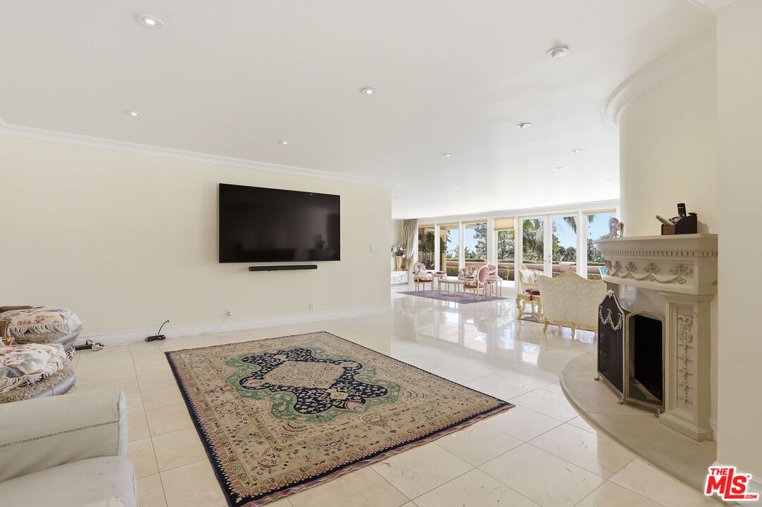 1831 Loma Vista Dr