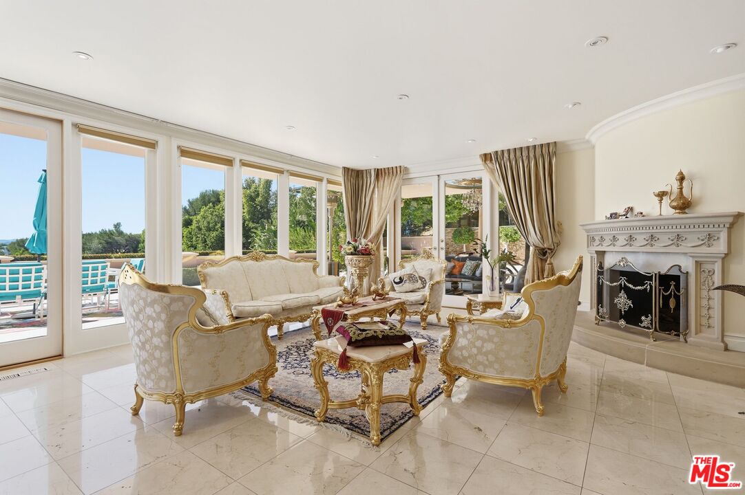 1831 Loma Vista Dr