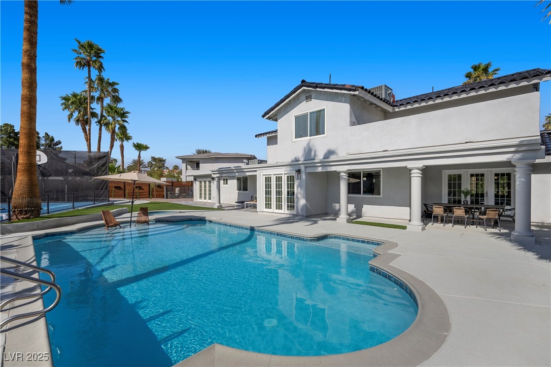 1912 Calanda Court