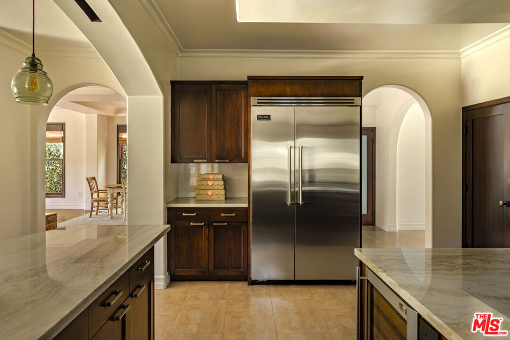 7222 Kentwood Avenue