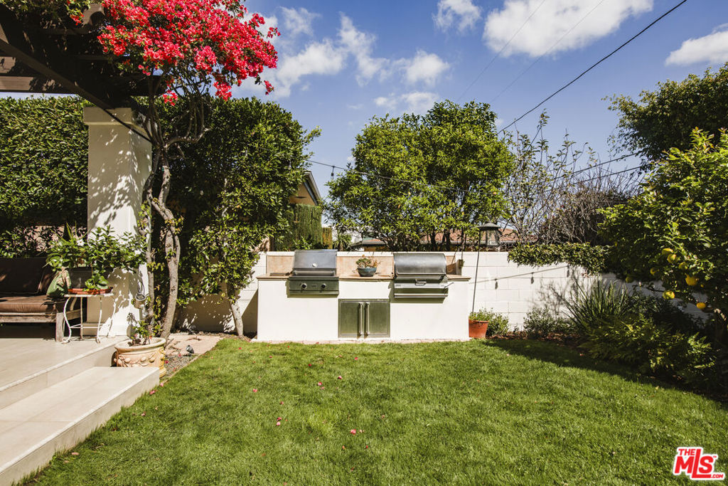 7222 Kentwood Avenue