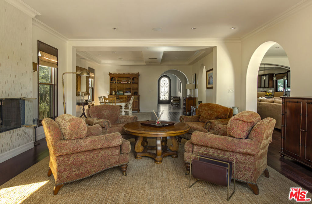 7222 Kentwood Avenue