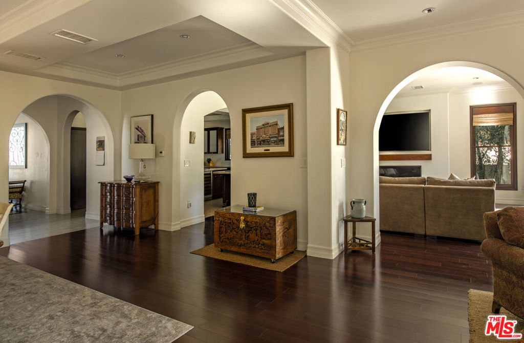 7222 Kentwood Avenue