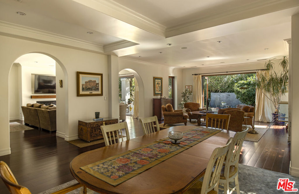 7222 Kentwood Avenue