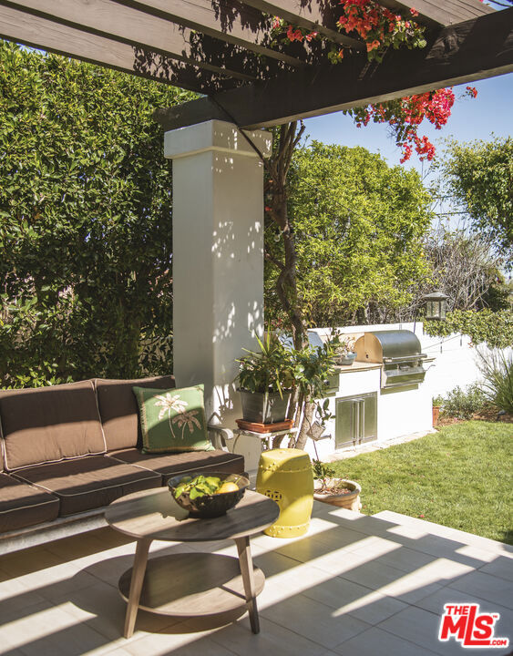 7222 Kentwood Avenue