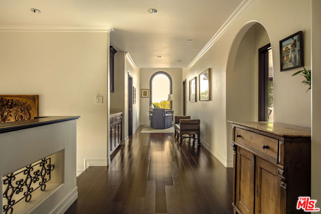 7222 Kentwood Avenue