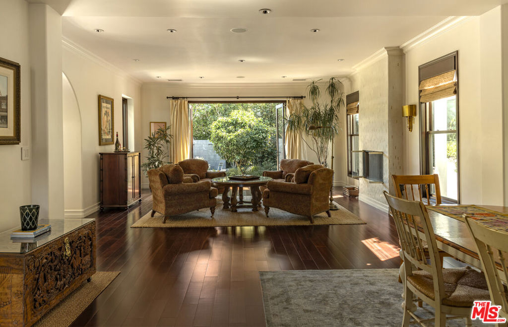 7222 Kentwood Avenue