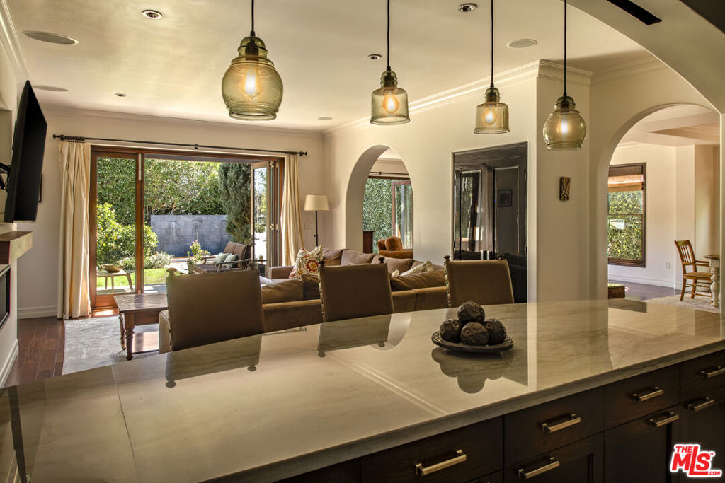 7222 Kentwood Avenue