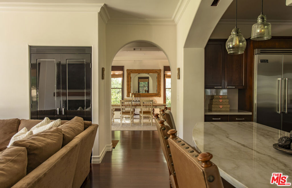 7222 Kentwood Avenue