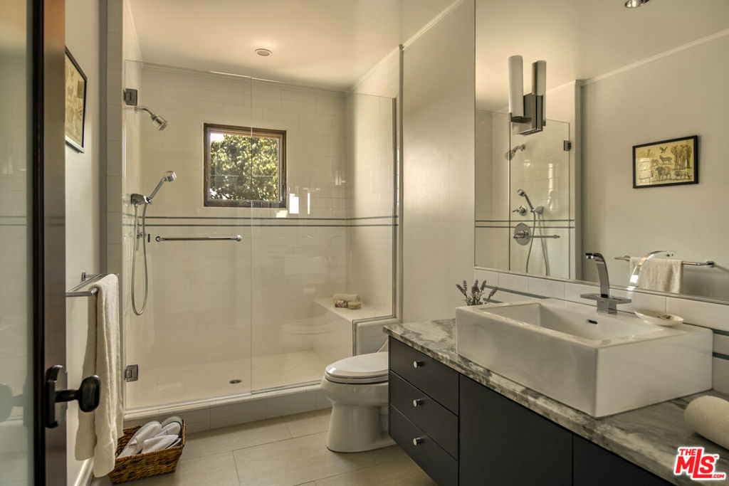 7222 Kentwood Avenue