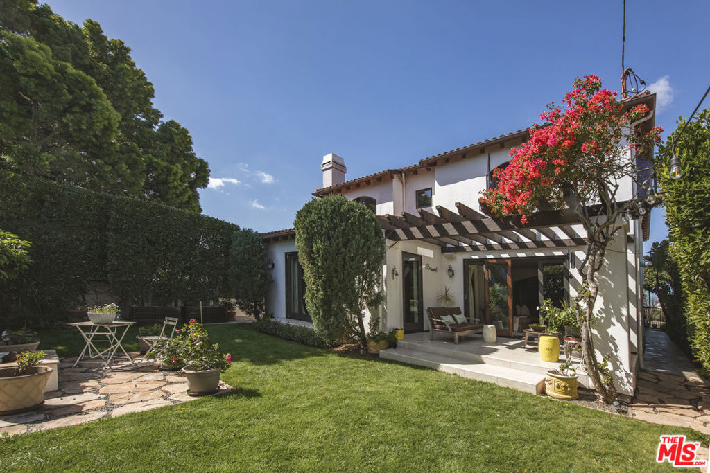 7222 Kentwood Avenue