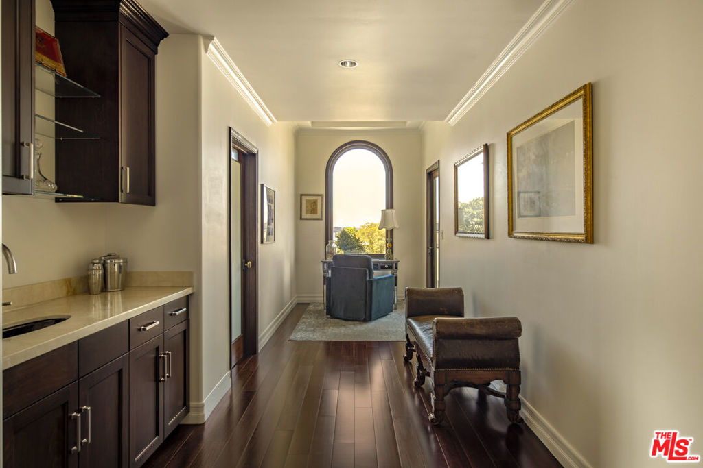 7222 Kentwood Avenue