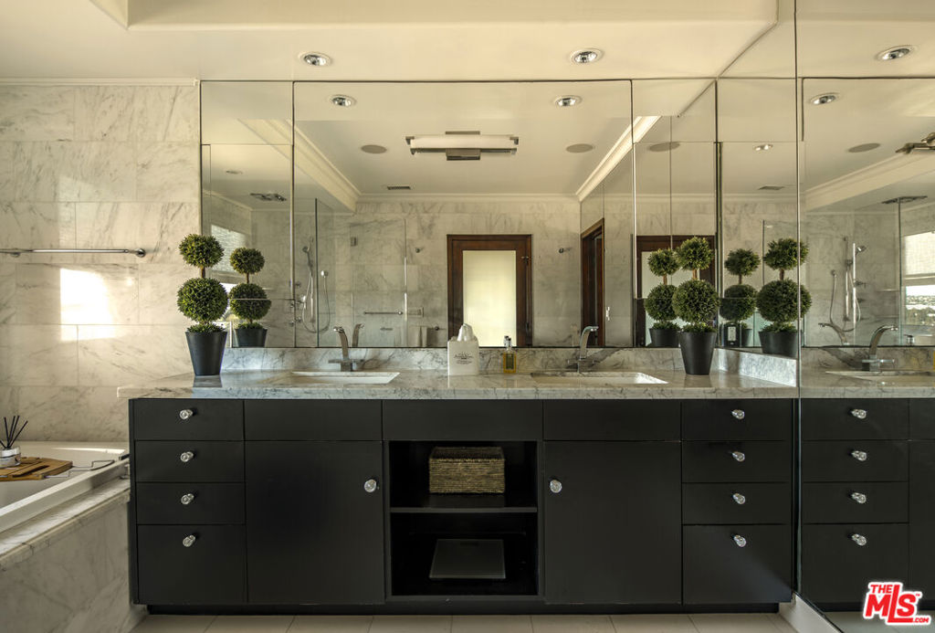 7222 Kentwood Avenue