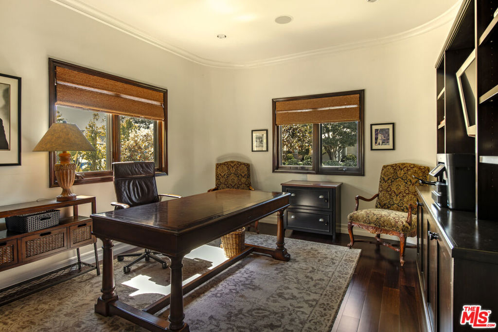 7222 Kentwood Avenue