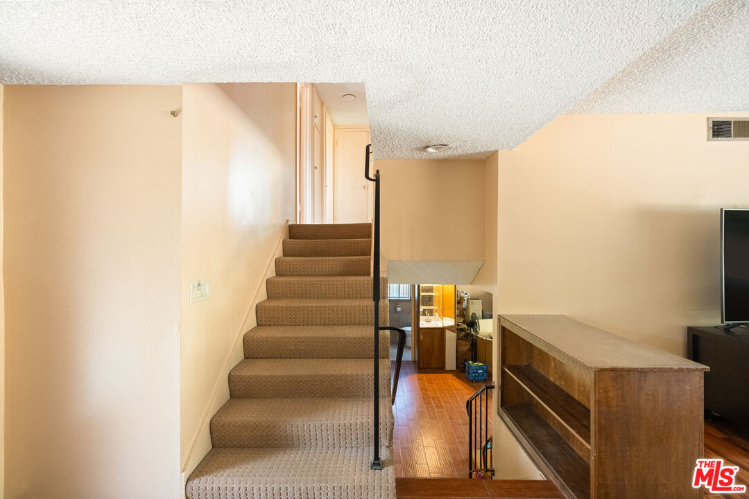 4767 Round Top Dr