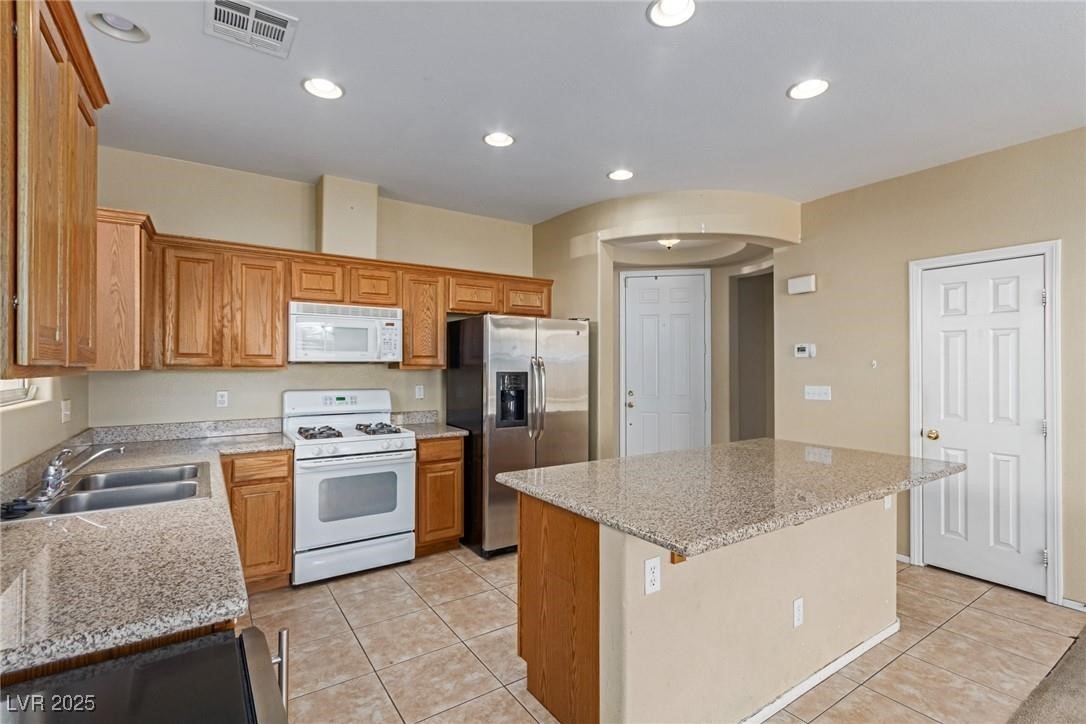 5861 Lakeland Village Drive