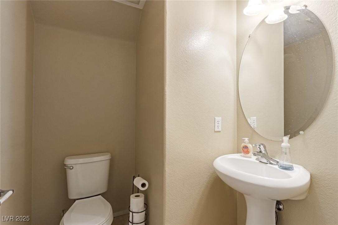 5861 Lakeland Village Drive