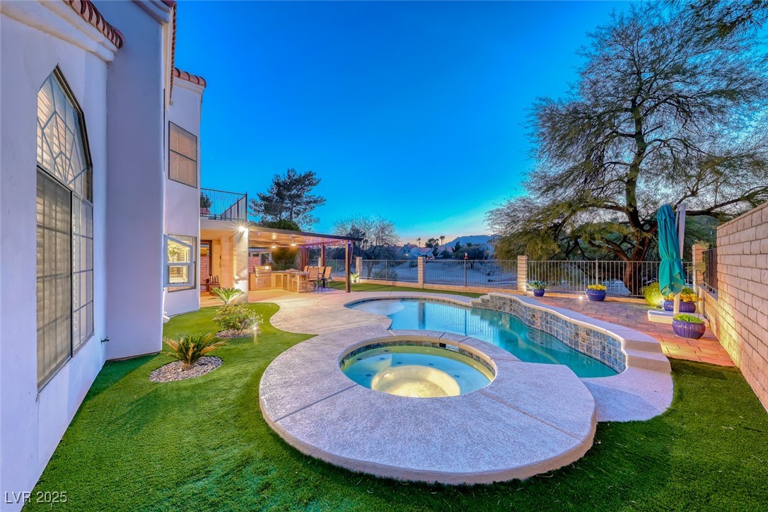 5501 Painted Sunrise Drive