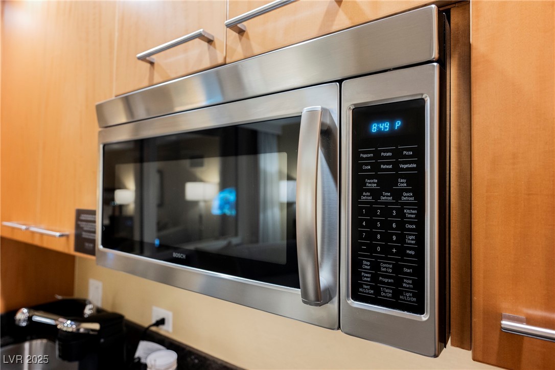 2000 North Fashion Show Drive 4302