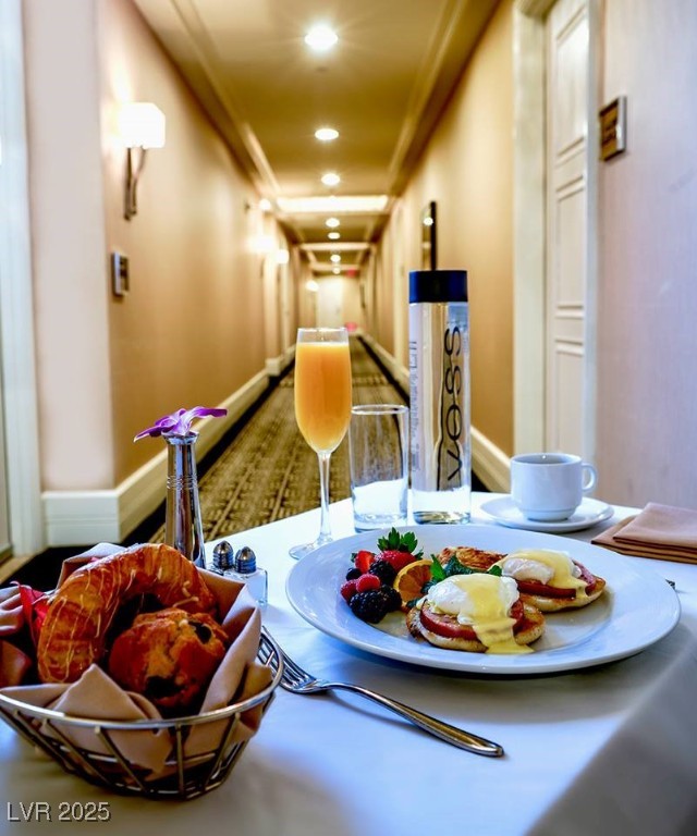 2000 North Fashion Show Drive 4302