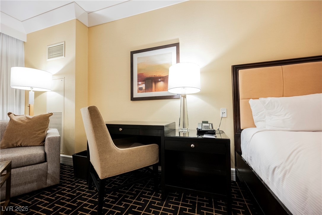 2000 North Fashion Show Drive 4301