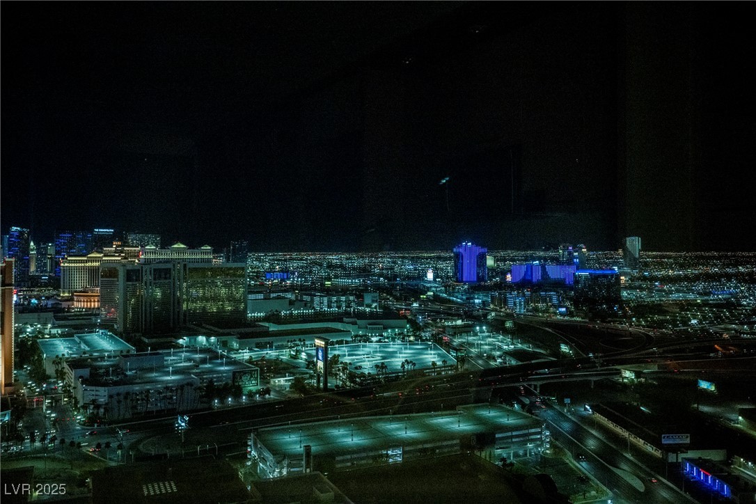 2000 North Fashion Show Drive 4301