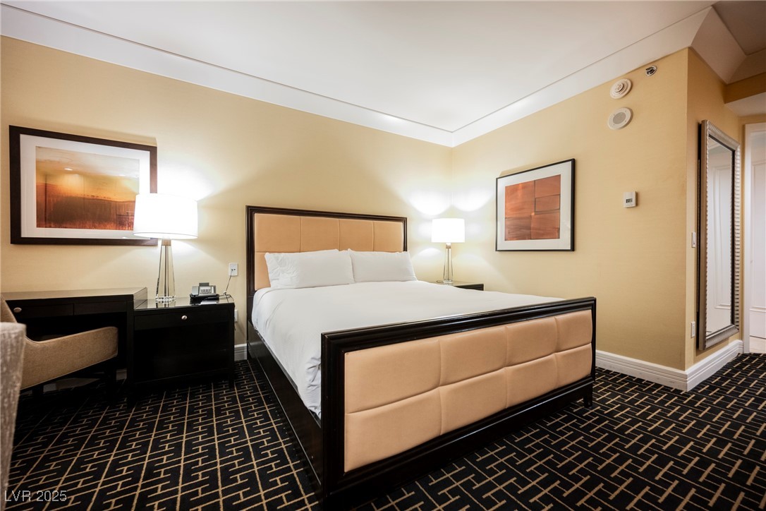 2000 North Fashion Show Drive 4301