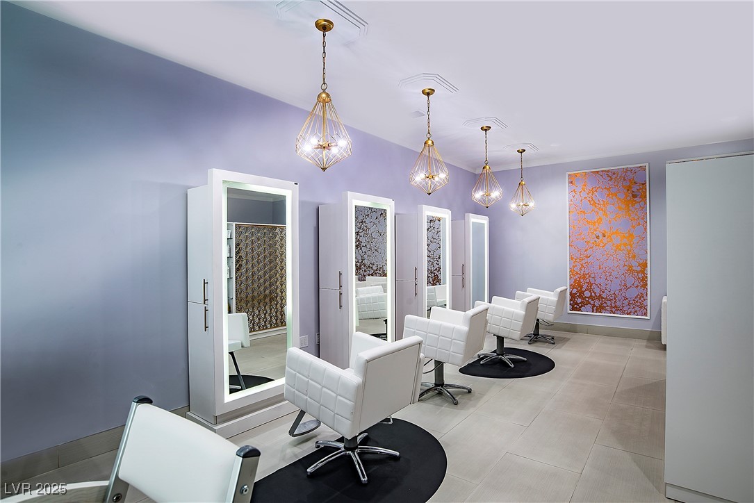 2000 North Fashion Show Drive 4301