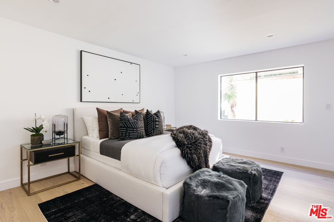 7866 Fareholm Dr
