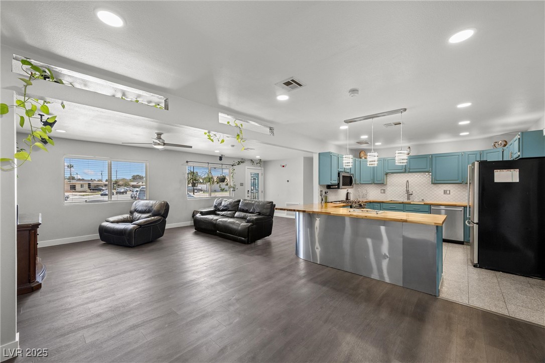2447 Tournament Street