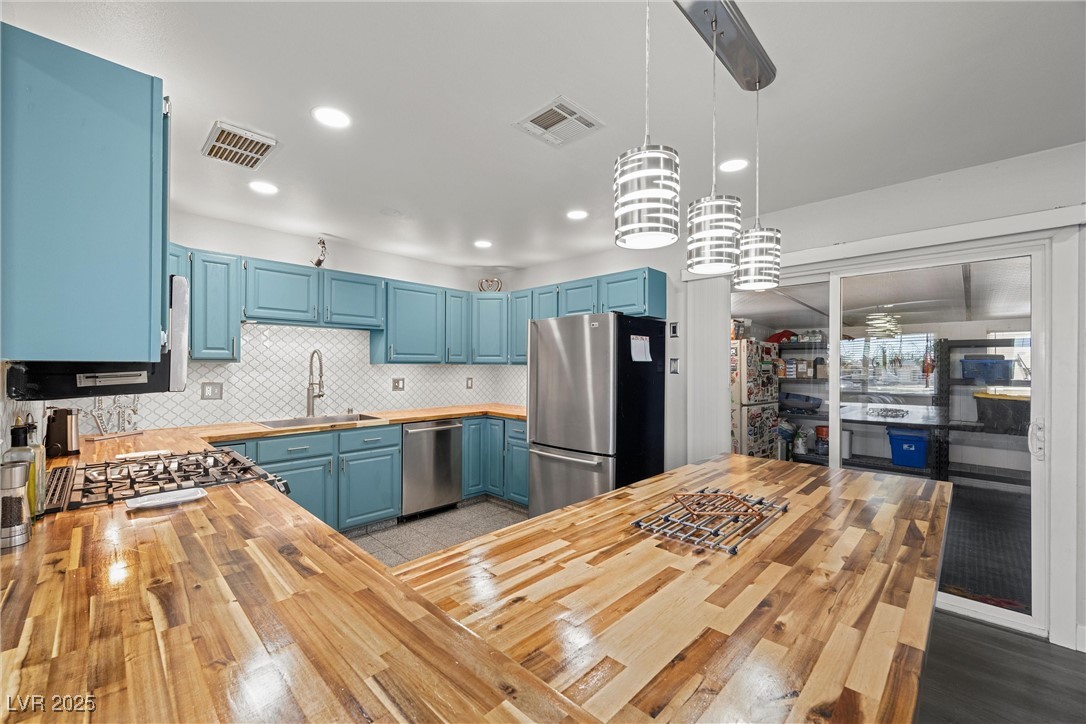 2447 Tournament Street