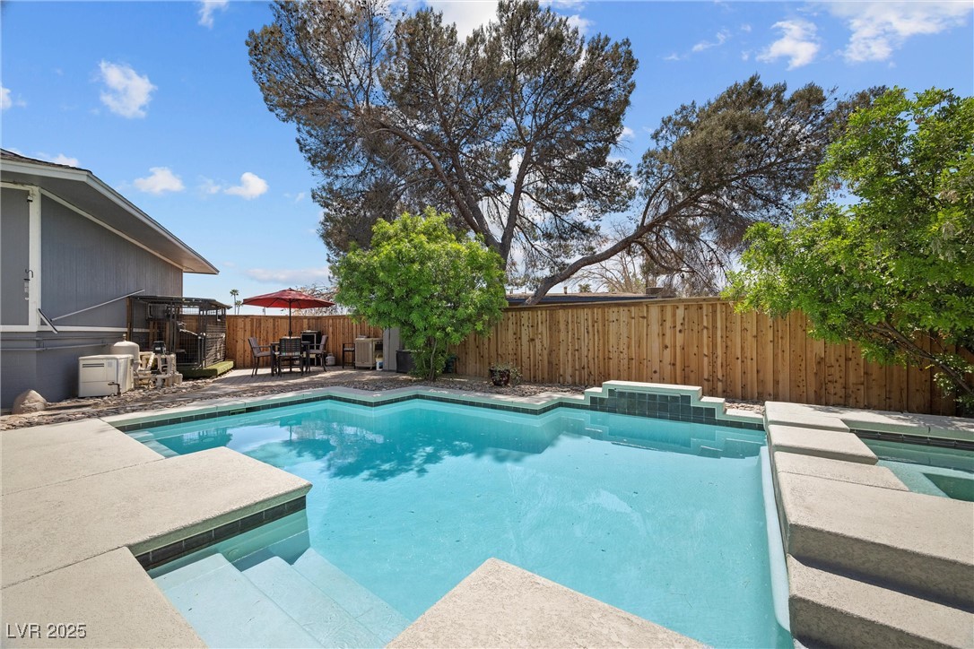 2447 Tournament Street