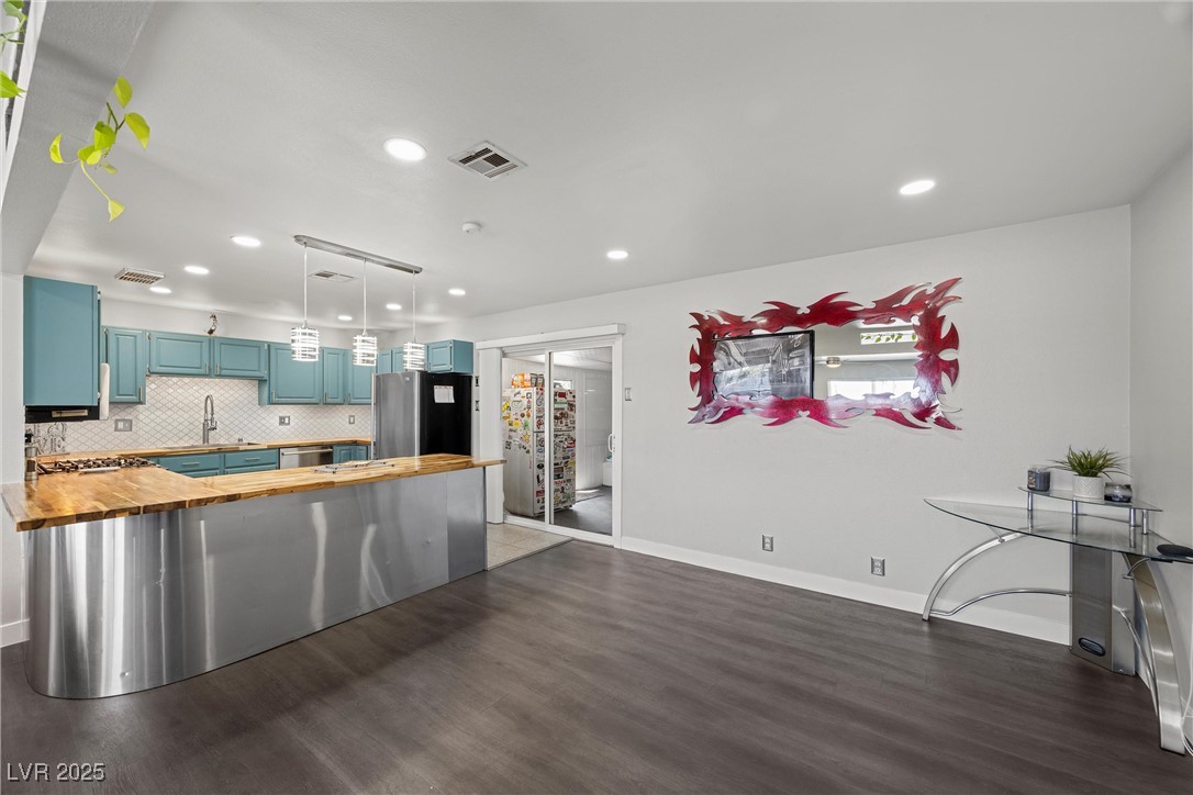 2447 Tournament Street