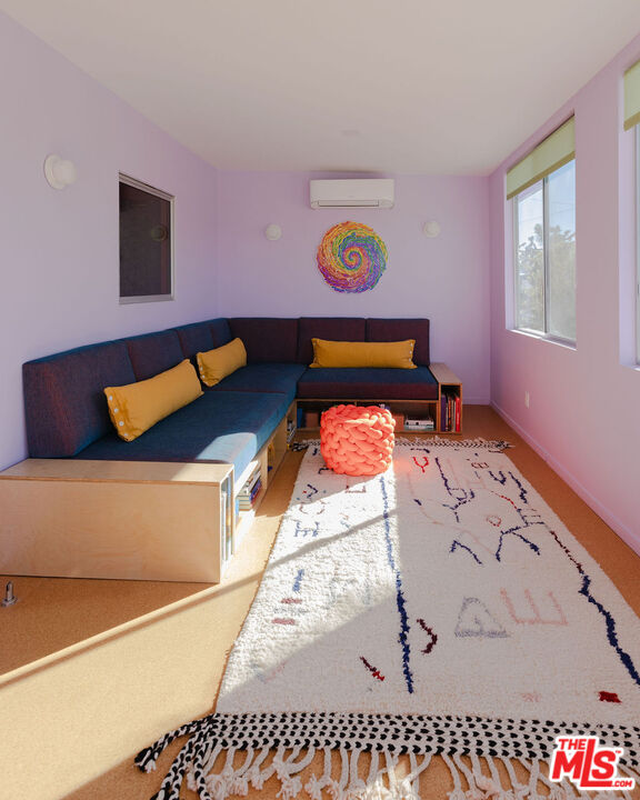 3925 Valley Vista Ave