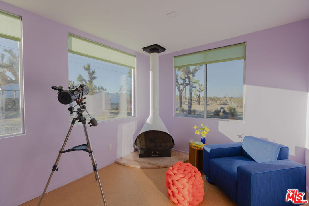 3925 Valley Vista Ave