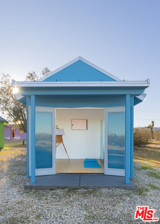 3925 Valley Vista Ave