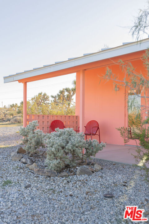 3925 Valley Vista Ave